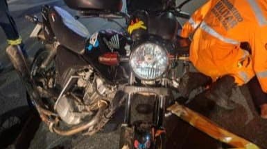 Colisão entre carro e motocicleta deixa dois feridos em Ipatinga