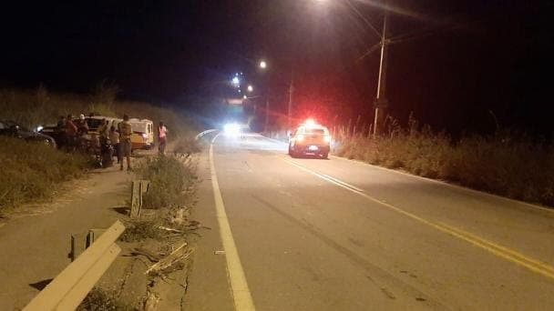 Colisão entre motoneta e carro na BR 381 resulta em apreensão e prisão em Belo Oriente