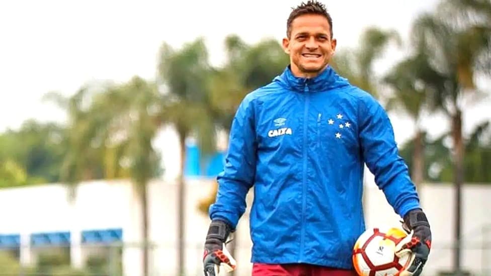 Retorno de Robertinho ao Cruzeiro é iminente após experiência internacional