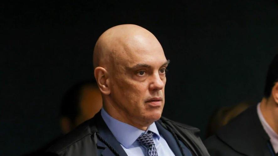 Moraes aplica multa de R$ 8 milhões ao X por descumprir ordem judicial